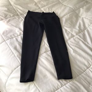 All yoga. 7/8 High-Waist Airbrush Legging. Black.